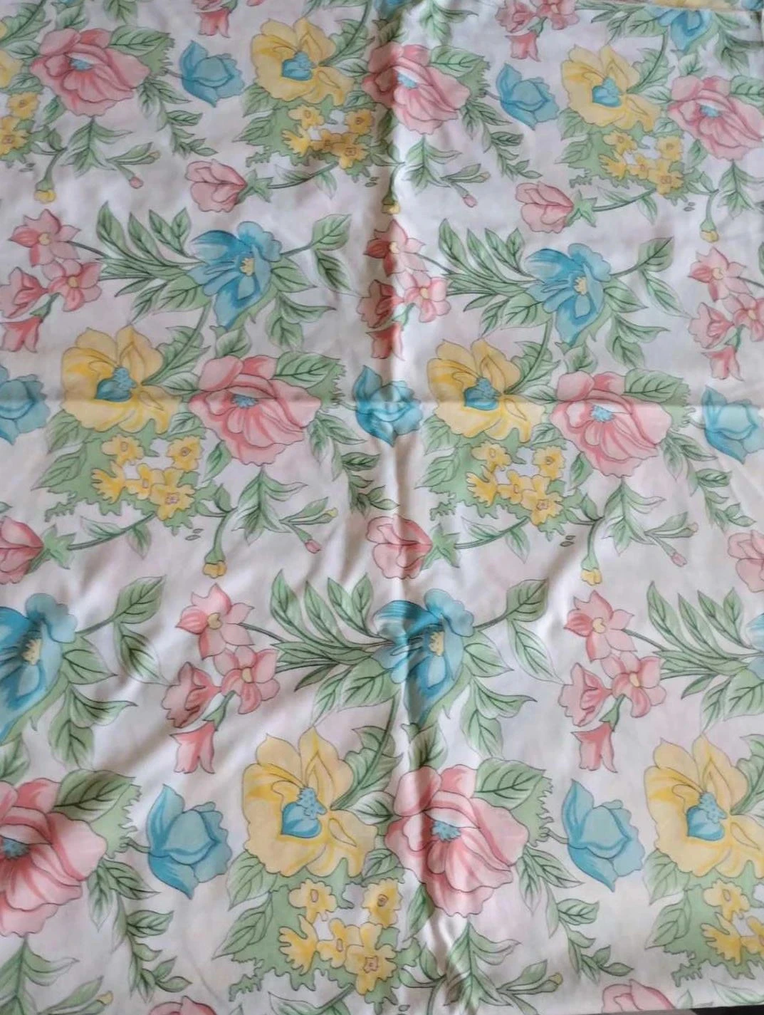 Multicolored floral tablecloth 146*170, Damart – photo 2